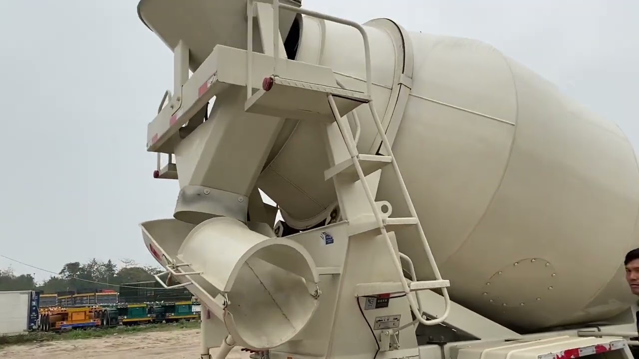 Bàn Giao Xe Trộn Bê Tông 6