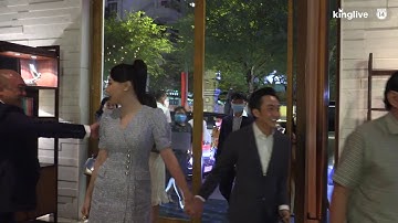 VỢ CHỒNG CƯỜNG ĐÔ LA ĐI SIÊU XE ĐẾN ĐÁM CƯỚI