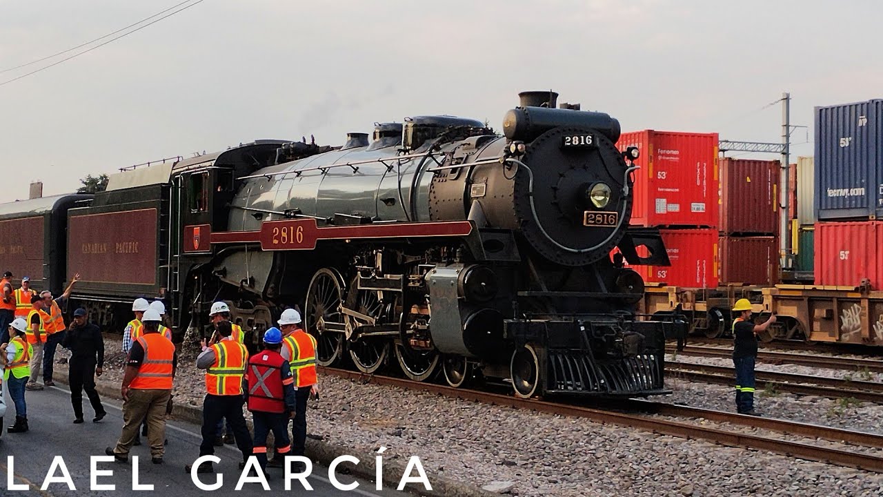 locomotora-de-vapor-empress-2816-de-canadian-pacific-con-el-tren-de