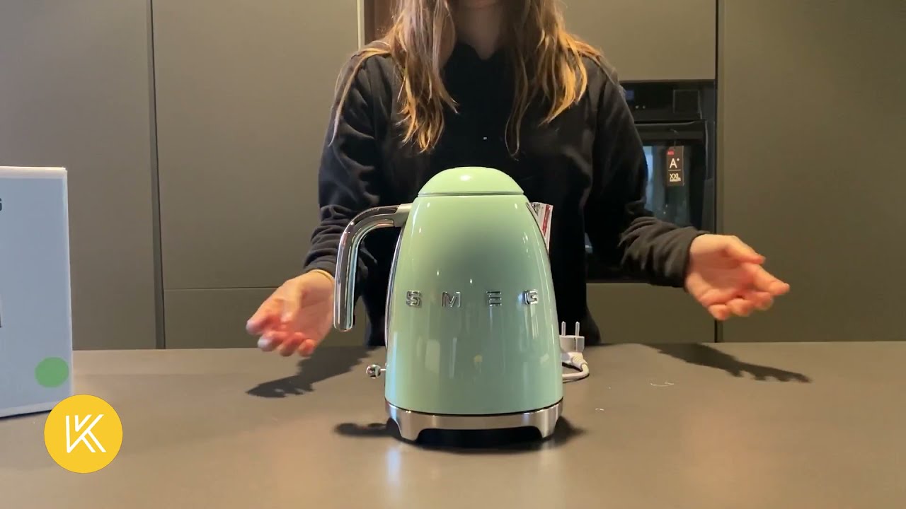 Hervidor Smeg Pro KLF04 Verde: Estilo Retro y Rendimiento Excepcional