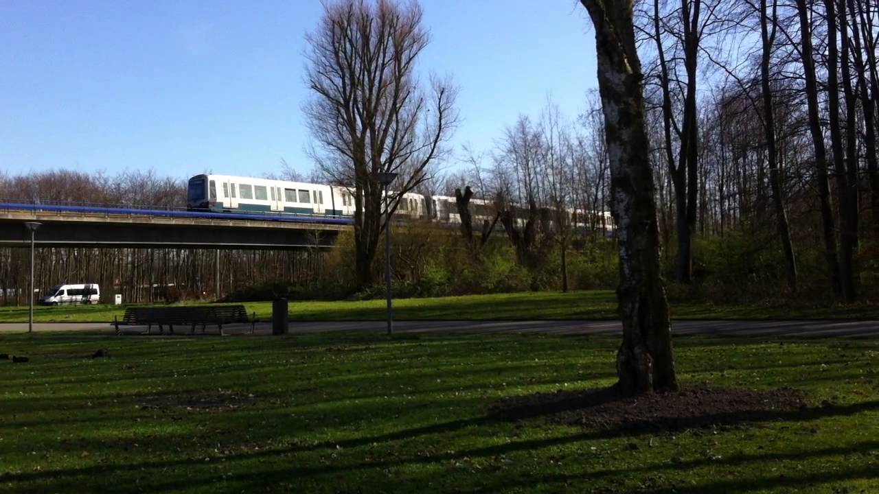 RET Metro Combi Type B (5305 met nieuwe kleur) nabij Zuiderpark richting De Akkers
