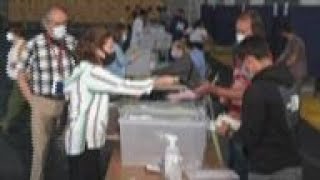 Chileans vote in highly polarized presidential poll