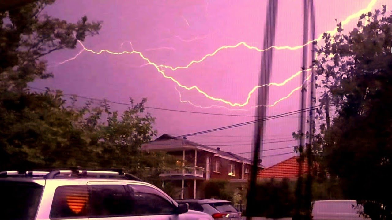 POSITIVE THUNDER JUMPSCARE! - Increadible Lightning (8/1/22) Sydney Australia