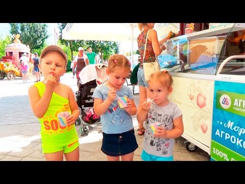 Парк развлечений для детей Алина и Алиса Мими Лисса гуляет и развлекается Amusement Park