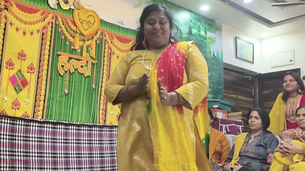 # tu jhumta hua saven pryanka ki haldi per moj masti