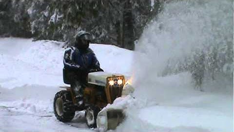 Cub cadet 122 snowblowing