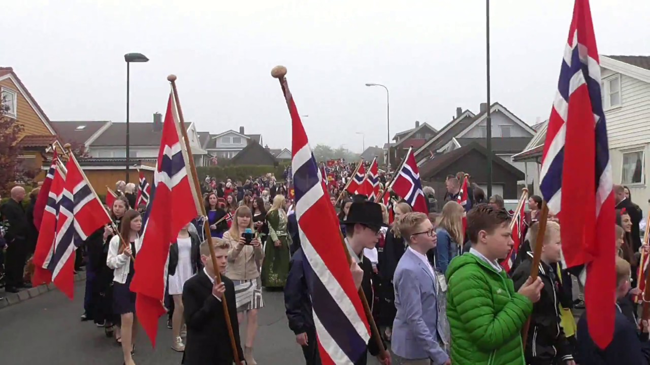 Barnetoget i Kvernevik, 17 mai 2017 (Children's Parade in Kvernevik on the norwegian national day)