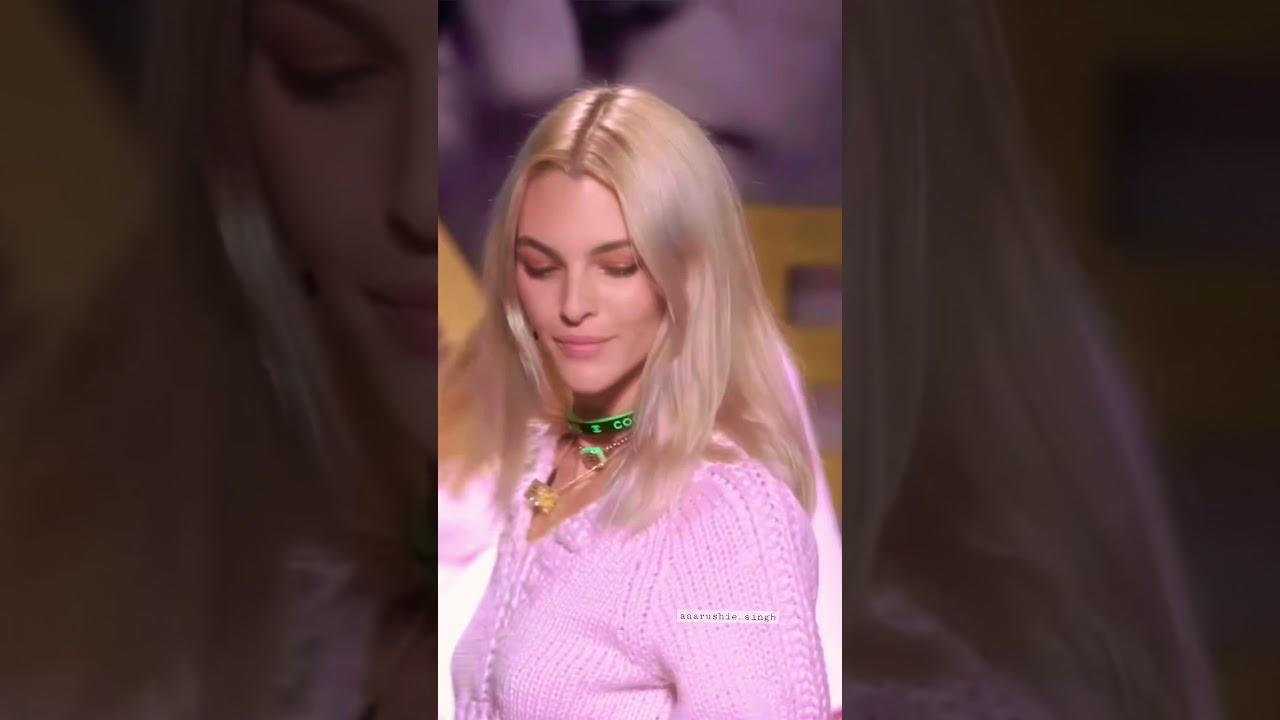 🌸 Vittoria Ceretti for Chanel SS 2022 at Paris Fashion week 