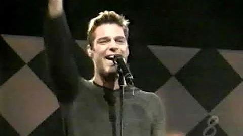 1999 RICKY MARTIN - "LIVIN' LA VIDA LOCA" Live on Rosie O'Donnell