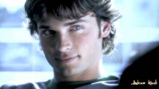 Tom Welling  Sexy and I Know It