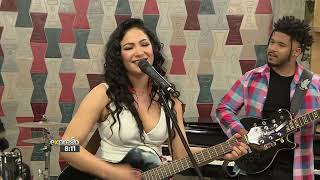 Music: Tarryn Lamb performs 'Sunny'