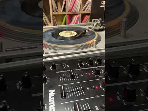 Wayne Wonder & Terror Fabulous - Talk Bout