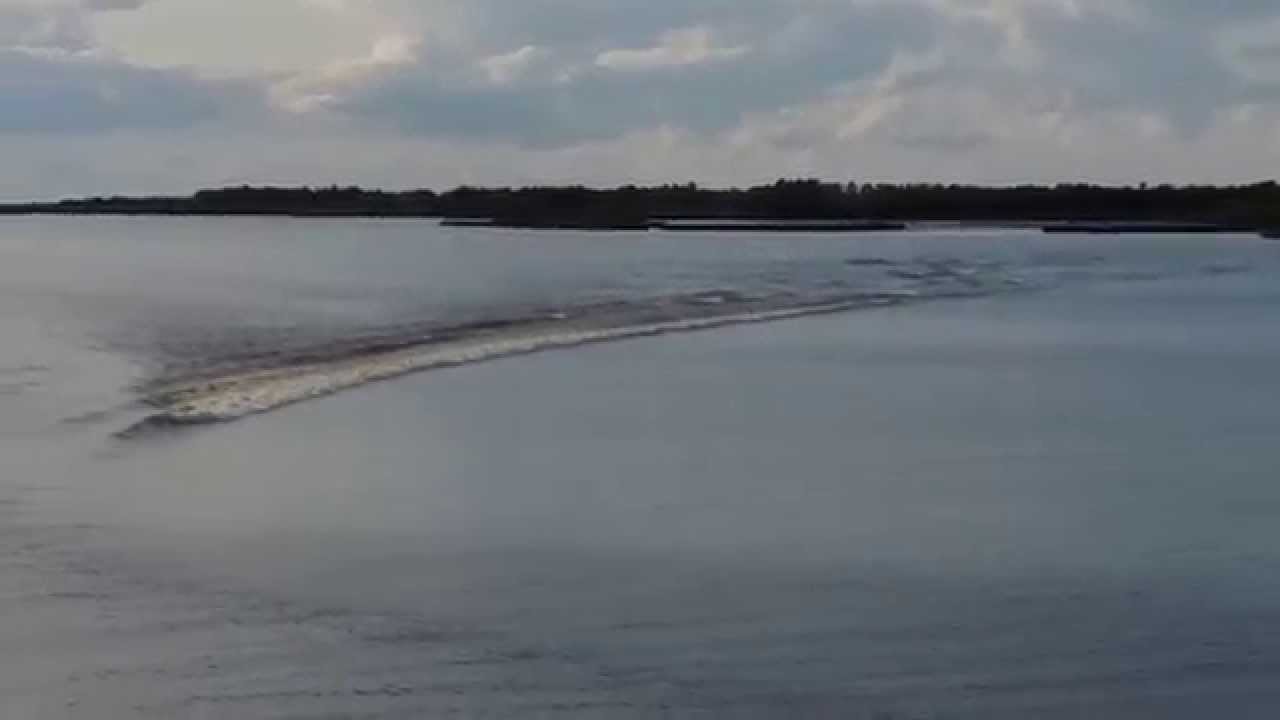 20150720 181142 Волна бегущая за теплоходом