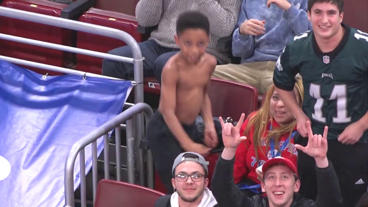 76ers Fans Have Epic Dance Off In Blowout Vs. Rockets