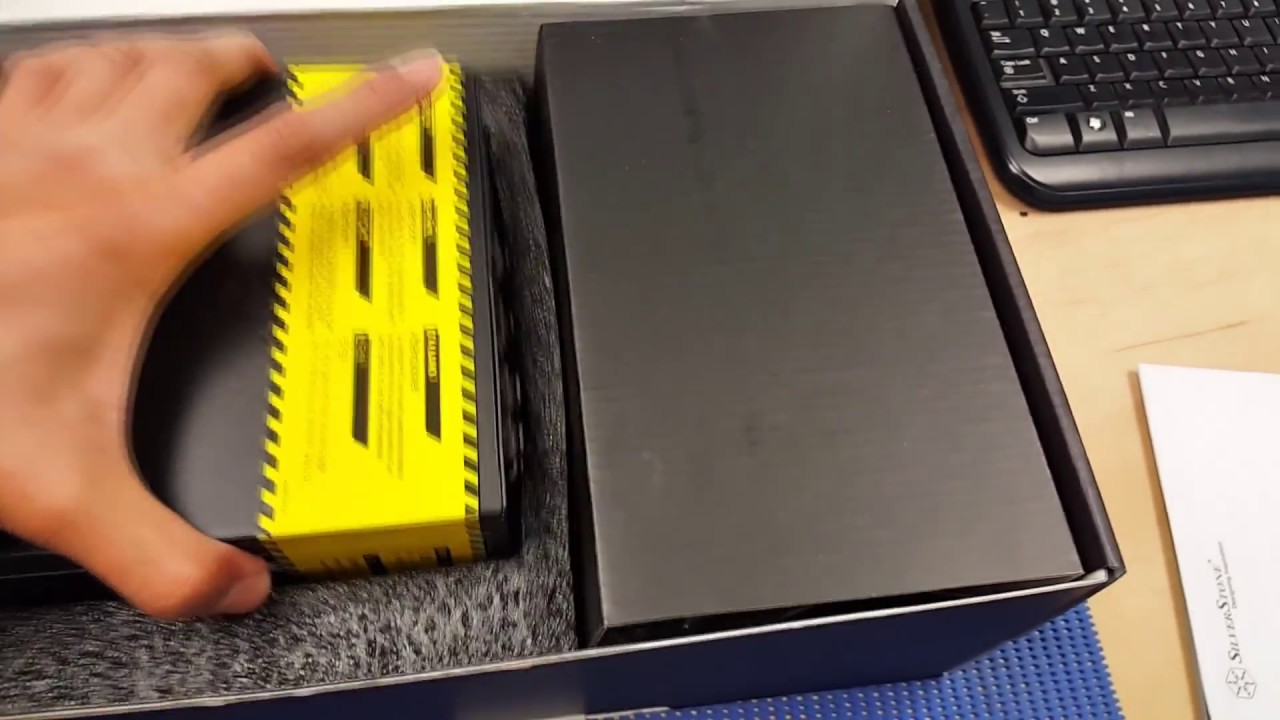 worlds-smallest-full-modular-atx-power-supply-silverstone-strider