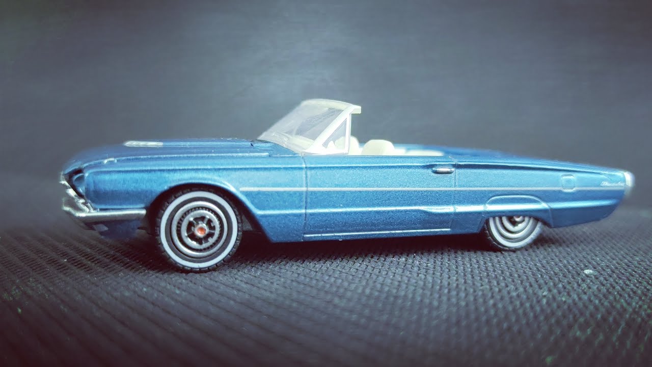 1/64 Ford Thunderbird 1966 by Greenlight Thelma and Louise movie
