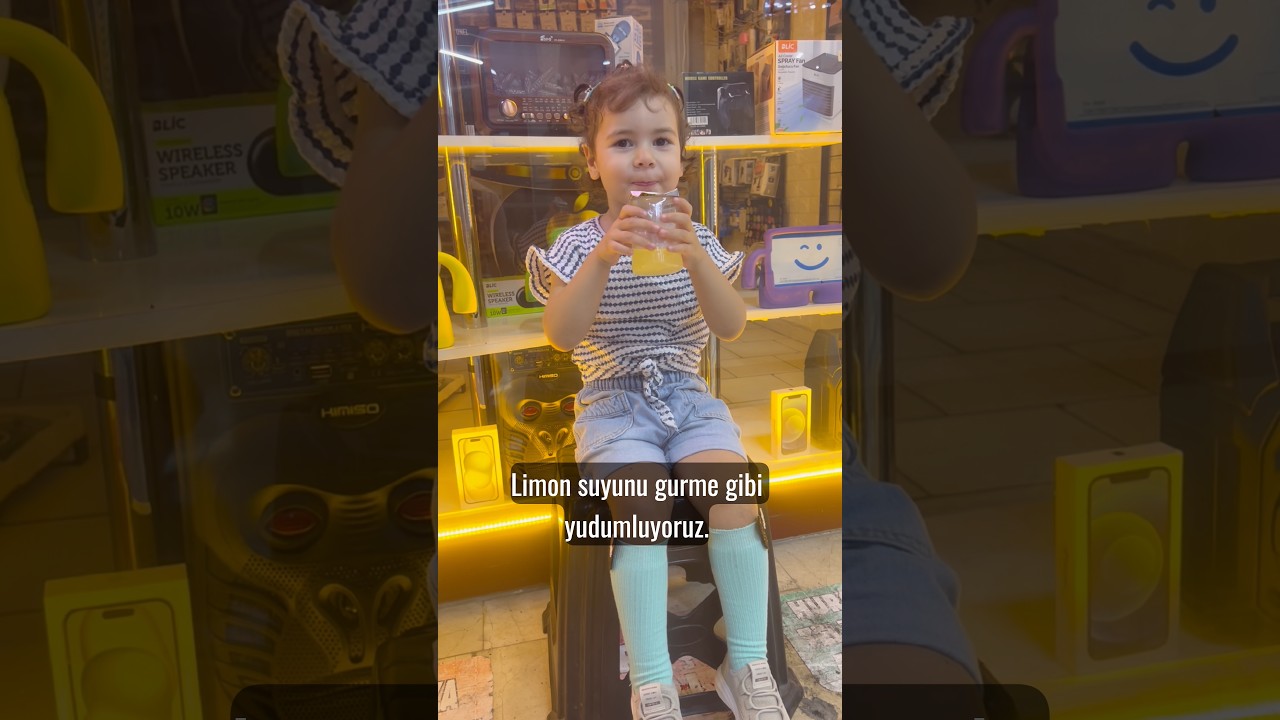 Limon Suyunu Gurme Gibi İçen Tatlı Minik! 🍋🥰 #shorts