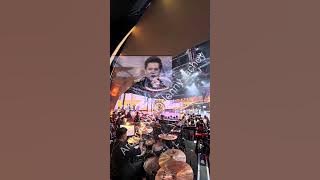 Menggelegar Valen membawakan lagu dahsyat 