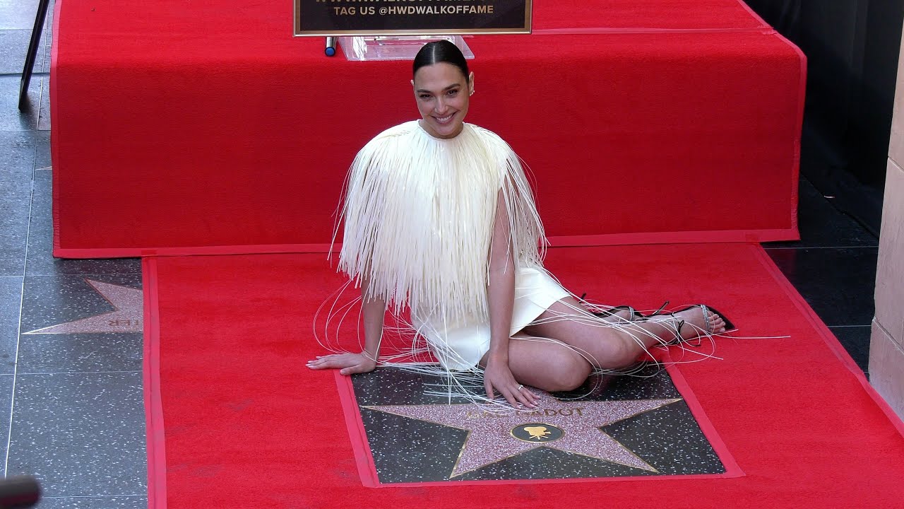 Gal Gadot honored with star on the Hollywood Walk of Fame - YouTube