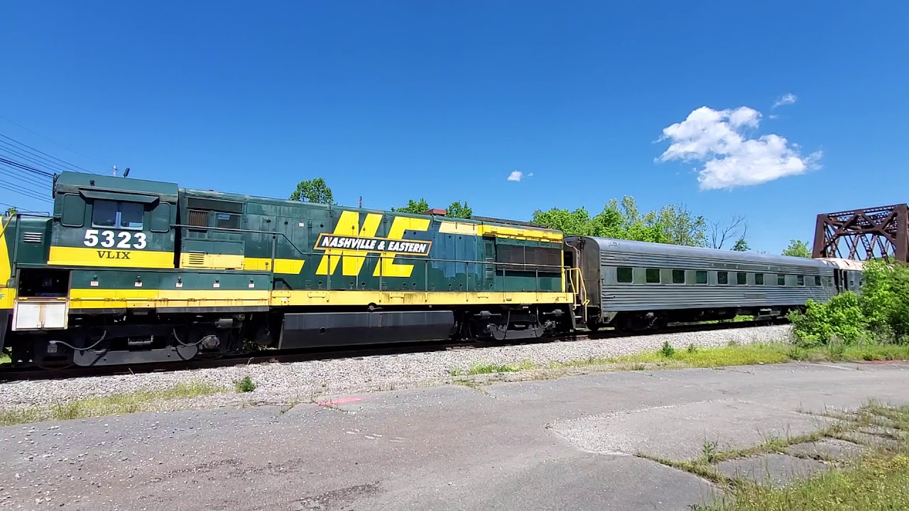 CSXT 9553 U23B shoving 17 cars and engines into K-25