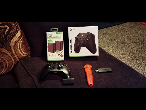 XBOX SERIES X GAME PAD 🎮 AND VENOM 🐍 CHARGER PACK  DISCUSSION & HELP YOURSELF TO MY GAME PASS ALSO 👍