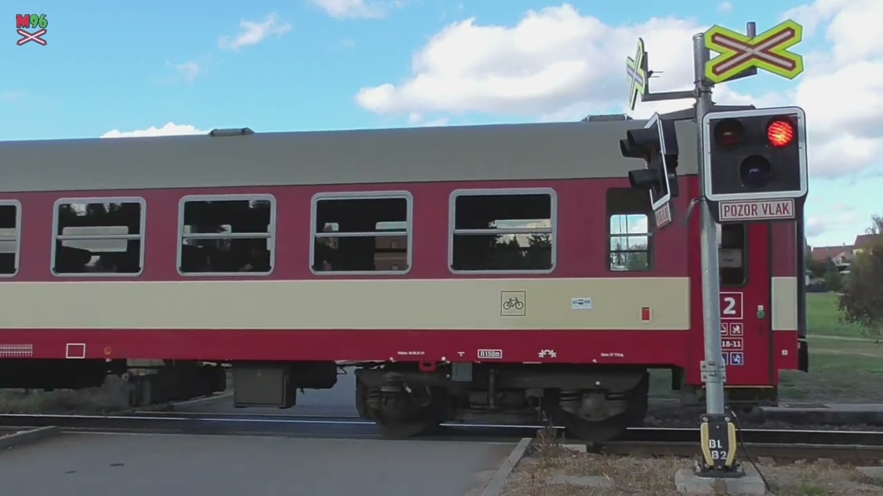 Železniční přejezd Vysoké Popovice #1 [P3828] - 22.10.2023 / Czech railroad crossing