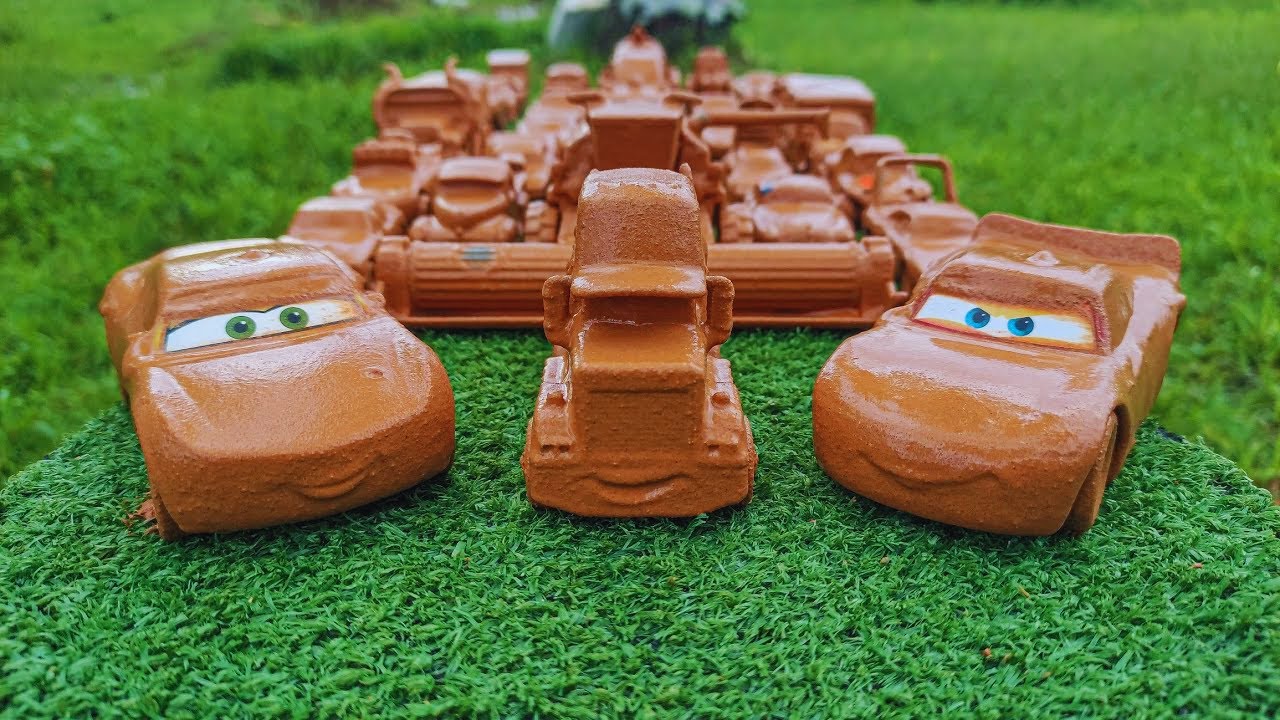 Fun with Lightning McQueen Toys: Mack, Tow Mater, Miss Fritter & Finn McMissile Adventure