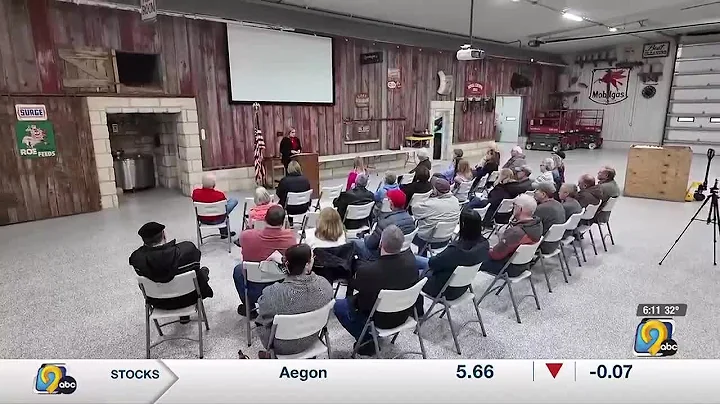 Rep. Ashley Hinson makes town hall stop in Manchester