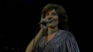 Loretta Lynn-LIVE 1982 Part 1