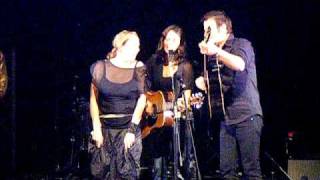 Video thumbnail of "The waifs "when i die" live Mandurah"