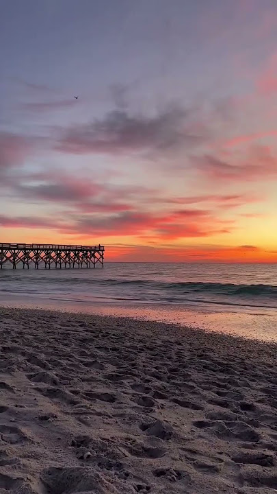 Beutyful sunrise   #shorts #short #youtubeshorts #sunrise #nature #natyrelover #ocean #waves