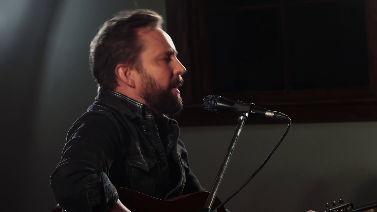 Sleduj Ryan McMahon - Driveway - Live From the Chapel na YouTube Sleduj Ryan McMahon - Driveway - Live From the Chapel na YouTube