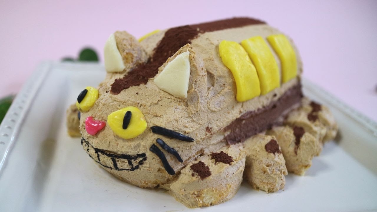 Catbus Cake From Totoro ととろの猫バスケーキだよ 味もよし Youtube