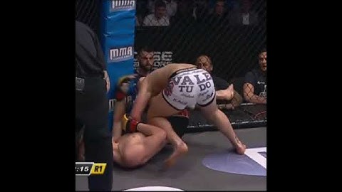 Paddy Pimblett flying triangle choke execution