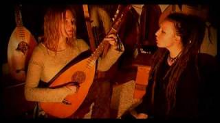 Fiona e Lisa - Pastyme with good company chords