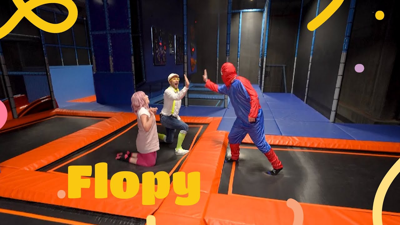 Súťaž v skákaní s kamarátkou Nitkou a úžasný Spiderman