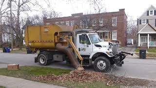 Lakewood, Ohio: Spartan Leaf Vacuum Truck in action