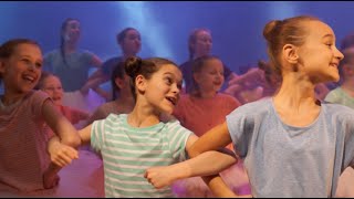 Video voorbeeld van "Amazing Northern kids celebrate "Billy Elliot" (COVER)"