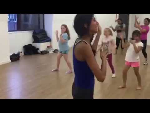 bollywood-dance-routine-for-beginners:-london-thumakda