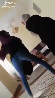 Sexy Hijab arab Girls twerking