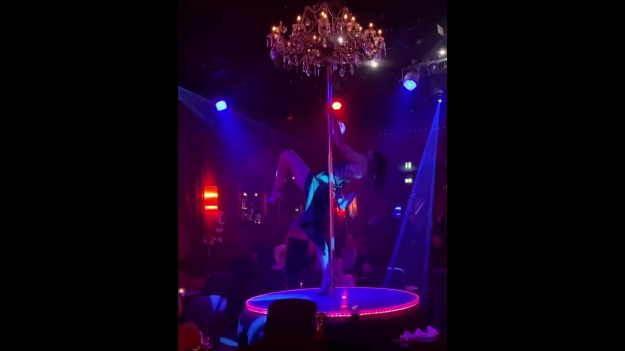 Lyric pole dance 