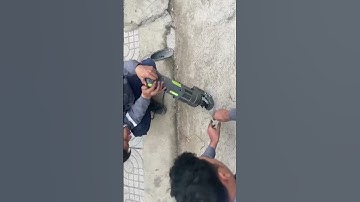 Kỹ thuật giao Máy đột thuỷ lực Lucian LZ 25 cho khách.