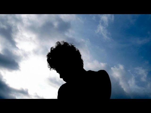 Παρακολούθηση Monochromie - Broken Beauties στο YouTube Παρακολούθηση Monochromie - Broken Beauties στο YouTube