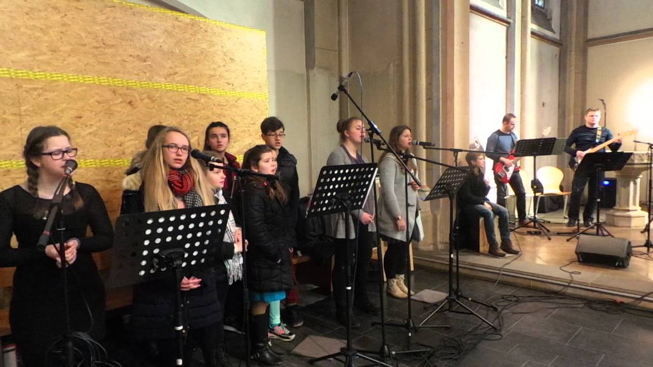 Krzyż a na nim Bóg