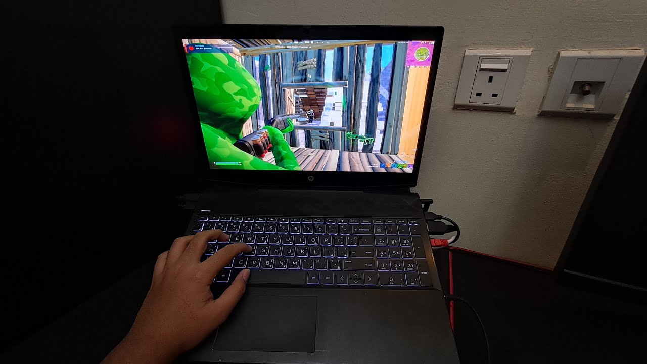 Destroying Kids on Laptop... - YouTube