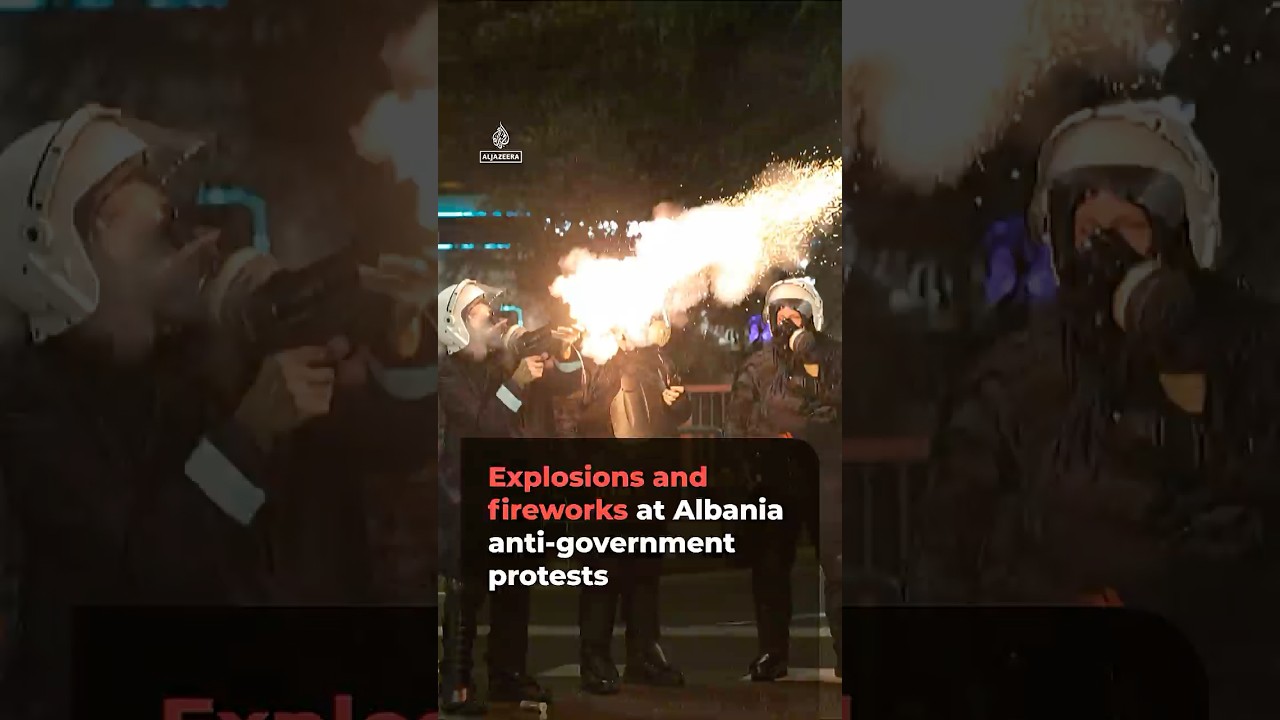 انفجارات وألعاب نارية في احتجاجات مناهضة للحكومة في ألبانيا