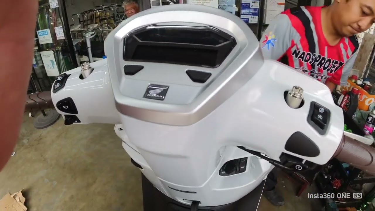 Honda Giorno Blaupunkt Horn Installed