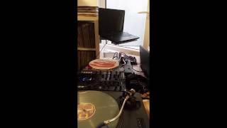 5 min of scratch training by DJ CHECK-D