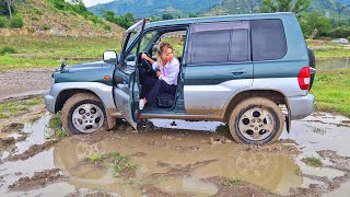 Girl Car Stuck In The Mud Water Road Driving Test 4X4 Pajero Io Offroad