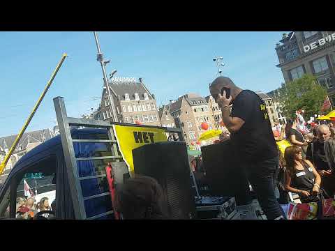 demonstratie en protest tegen de corona maatregels op de dam Amsterdam